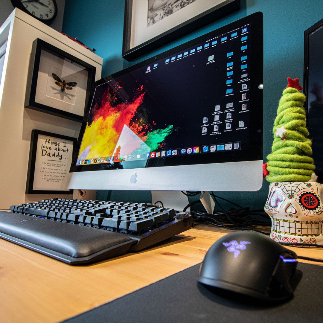 An image of a remote working set up.