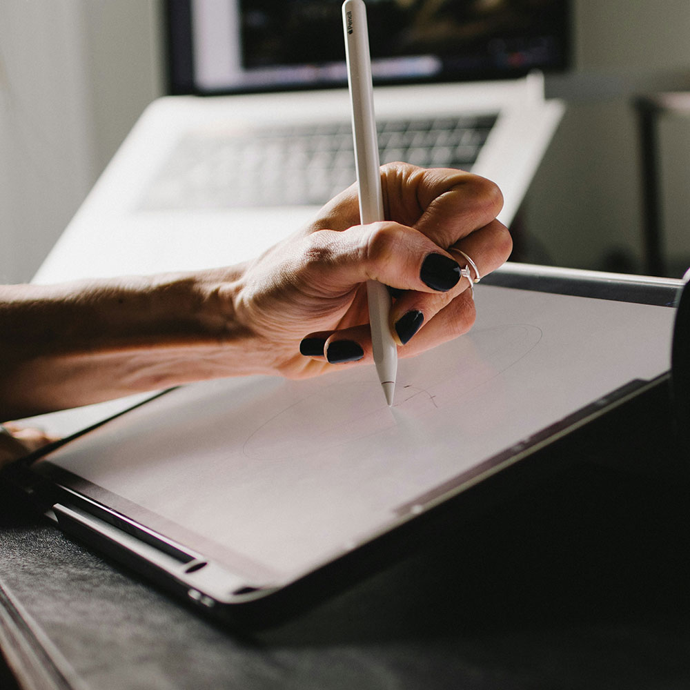 An image of an illustrator.